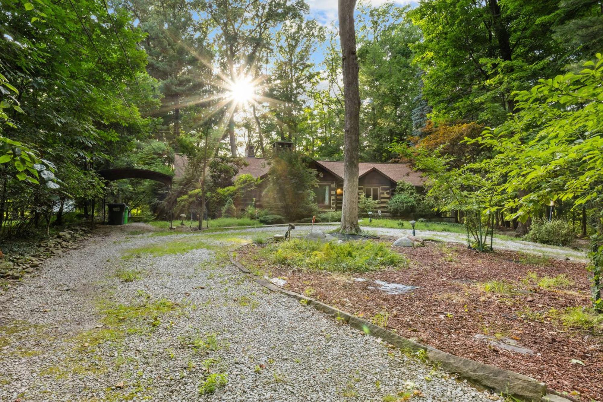 Log Cabin - Natures Oasis - Fire Pit & Gazebo Cleveland Bagian luar foto